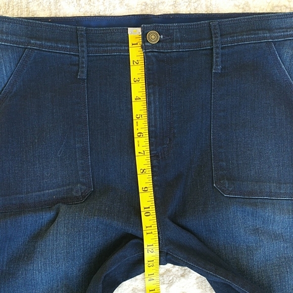 Isaac Mizrahi Live Distressed Cargo Jeans 18W Dk Indigo - Picture 15 of 16